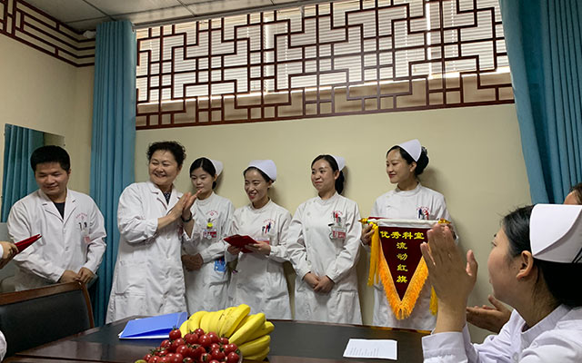 【5.12护士节】全国最大的快三官网,全国最大的快三登录举办茶话会白衣天使受表彰(图6)