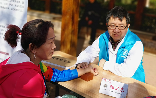 【学雷锋日】全国最大的快三官网,全国最大的快三登录举办“爱满京城，牵手智慧家医”志愿服务活动(图3)